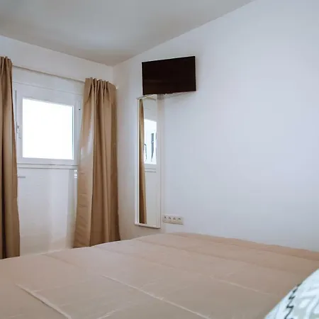 Victoria * פוארטו דל כרמן